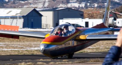 CSA learner pilots glider